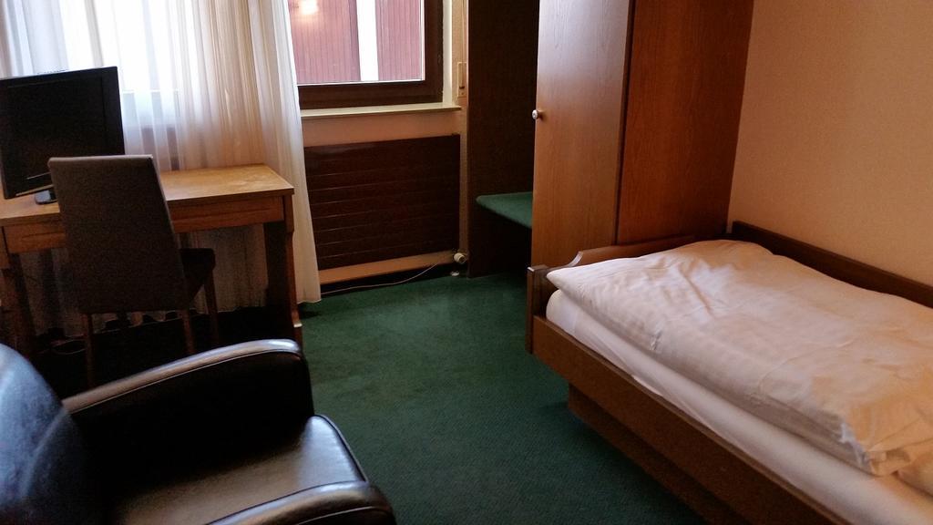 Pension Laas Ostfildern Esterno foto